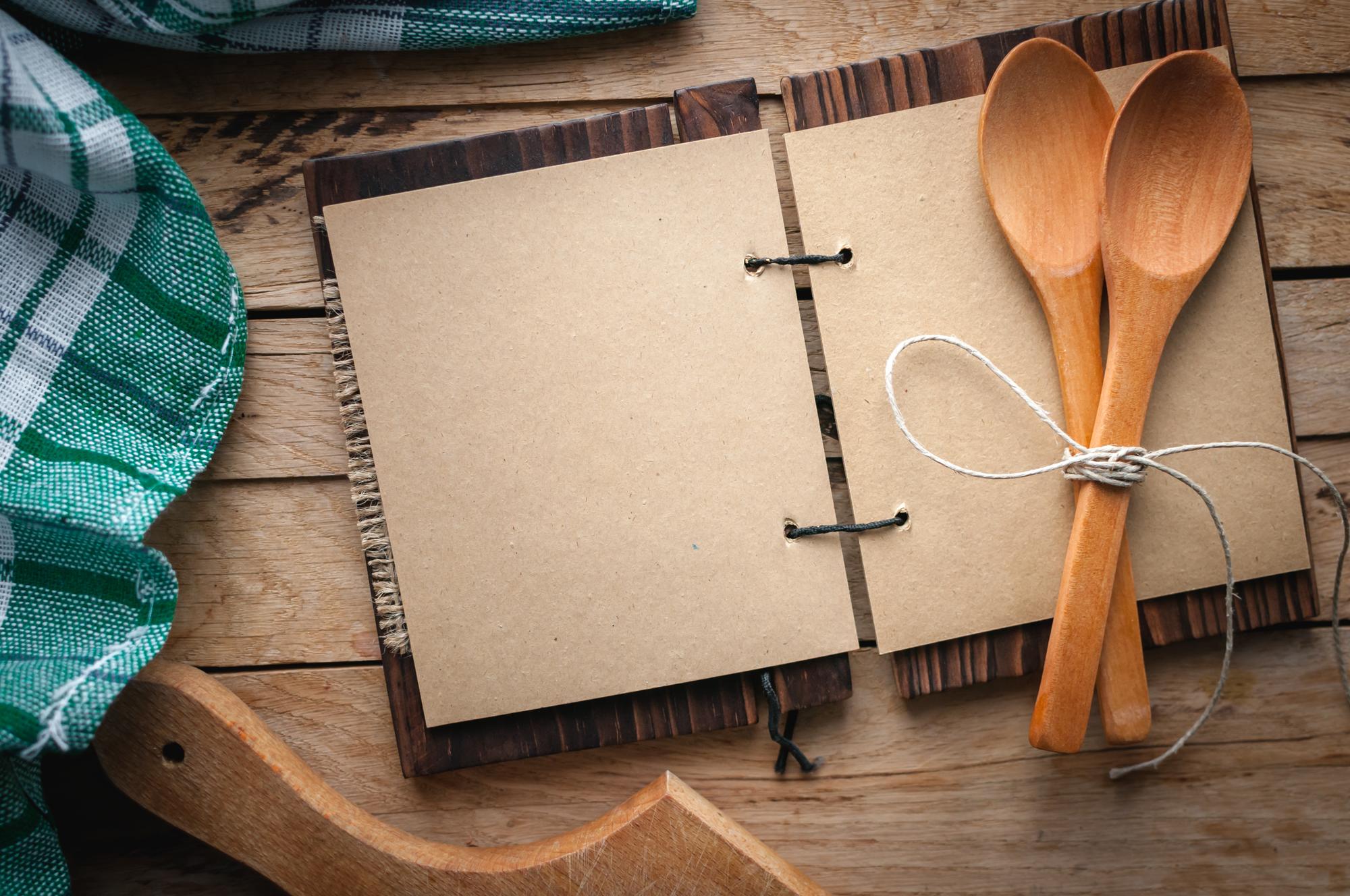 Set of recipe cards and utensils